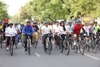 Vikrant Massey urges children to cut screen time as he joins World Bicycle Day ride in Delhi