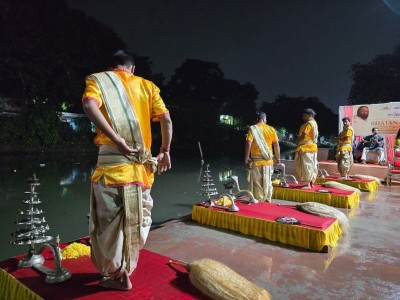 Mission Adi Ganga: Hundreds join Art of Living's massive river revival drive in Kolkata