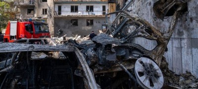Russia launches fresh wave of strikes on Ukraine, 3 killed