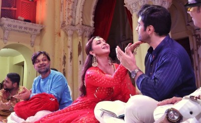 Shreya Ghoshal’s new song ‘Dil Ke Daag’ from Emperor Vs Sarat Chandra launched at Kolkata’s Shobhabazar Rajbari