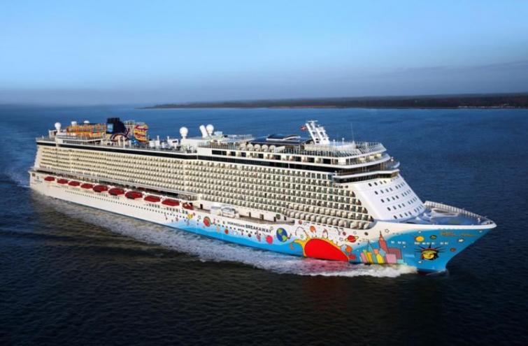Norwegian cruise line enhances award-winning entertainment programme with SIX: The Musical
