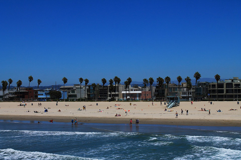 Visiting California? Here is a list of Santa Monica Beach Restaurants