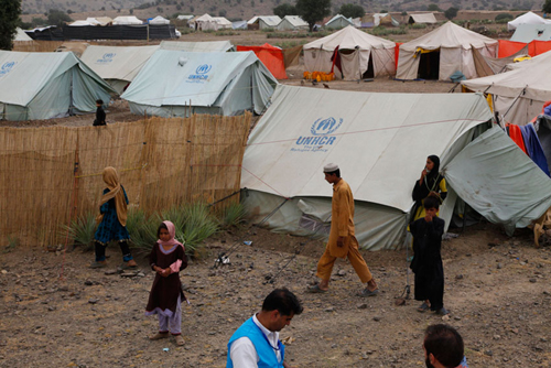 Fresh fighting sends more than 75,000 Pakistanis fleeing into Afghanistan: UN agency