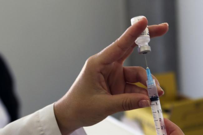 WHO urges global switch to smart syringes by 2020