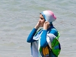 French court suspends burkini ban 