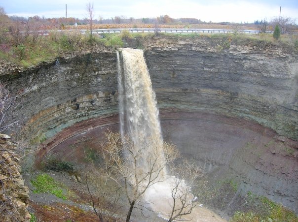Canada: Man dies after falling at Devil's Punchbowl