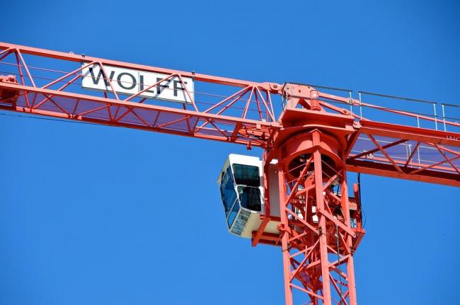 Police arrests man who climbed Calgary construction crane