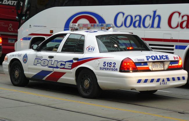 Toronto police on the look out of a chubby man following stabbing 