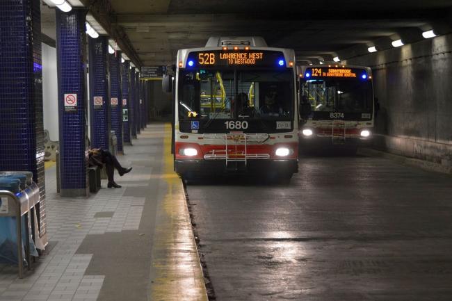 Toronto bus collision: 5 injured