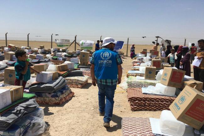 UN refugee agency begins delivering supplies to families escaping besieged Fallujah