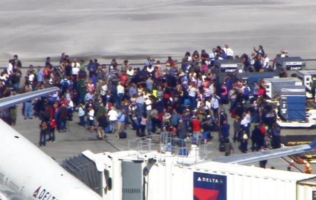Fort Lauderdale Airport shooting: 5 killed
