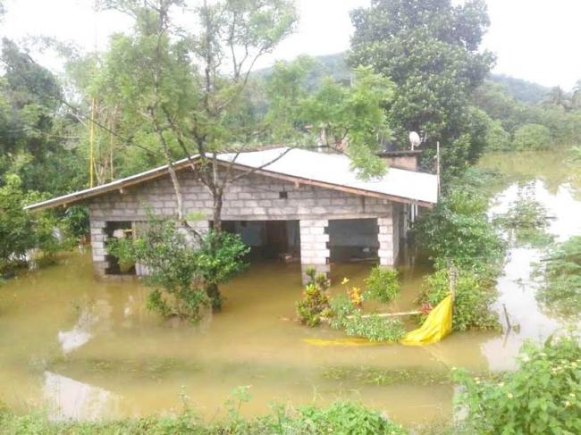 Sri Lanka floods : 169 dead, 112 missing