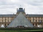 Paris: Louvre reopens 