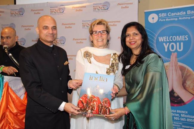 Celebrating India's 70th Independence Day Anniversary with Canadaâ€™s 150th Anniversary in Toronto