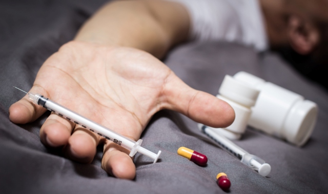 Toronto opens injection centres to combat drug overdosed deaths