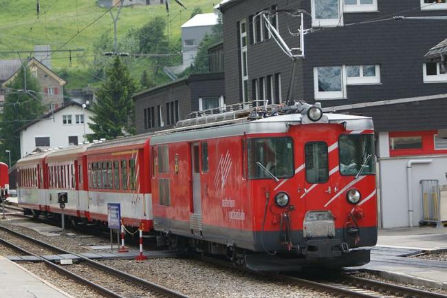 Switzerland: train derails at Andermatt rail station, 27 injured