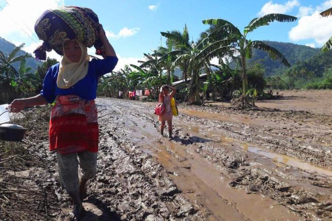 Field teams working 'around the clock' in wake of deadly storm in the Philippines â€“ UNICEF