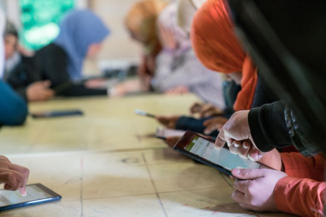 UN forum in Paris to spotlight mobile learning for refugees and displaced persons