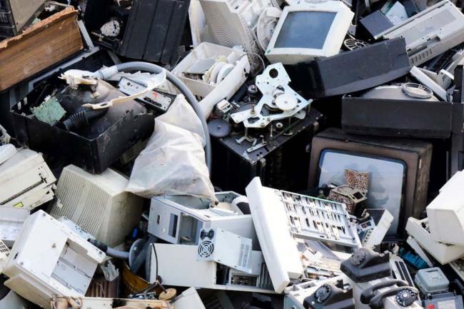 Electronic waste poses â€˜growing riskâ€™ to environment, human health, UN report warns