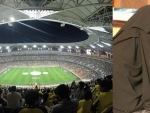 Saudi Arabia: Women watch football match in stadium for first time
