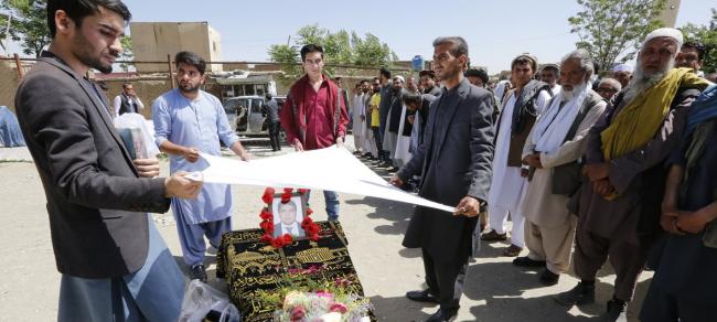 Afghanistan: UN expert condemns killing of journalists as â€˜attack on right to knowâ€™
