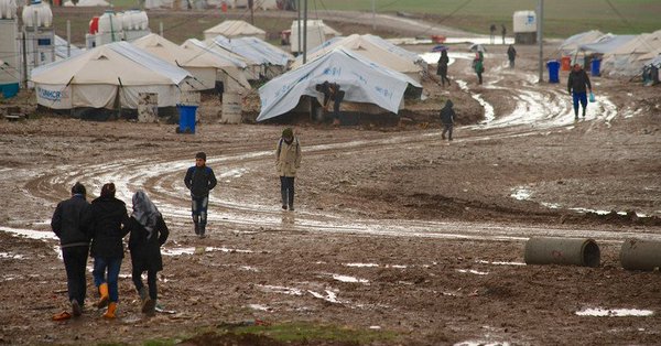 Iraq: Over 150,000 children endangered by â€˜freezingâ€™ temperatures, warns UNICEF