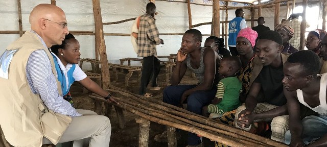 In Tanzania visit, UNHCR official stresses freedom of choice is crucial for refugee returns