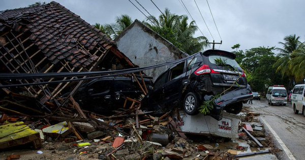 Indonesian tsunami death toll climbs over 400 as Government-led relief efforts are stepped up