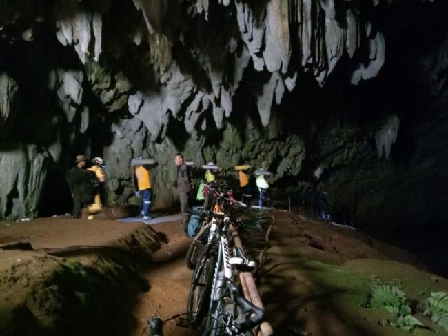 Thailand cave evacuation: Four boys rescued 