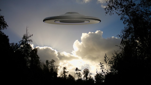 Several pilots report UFOs sightings off Irish coast, authorities start investigation