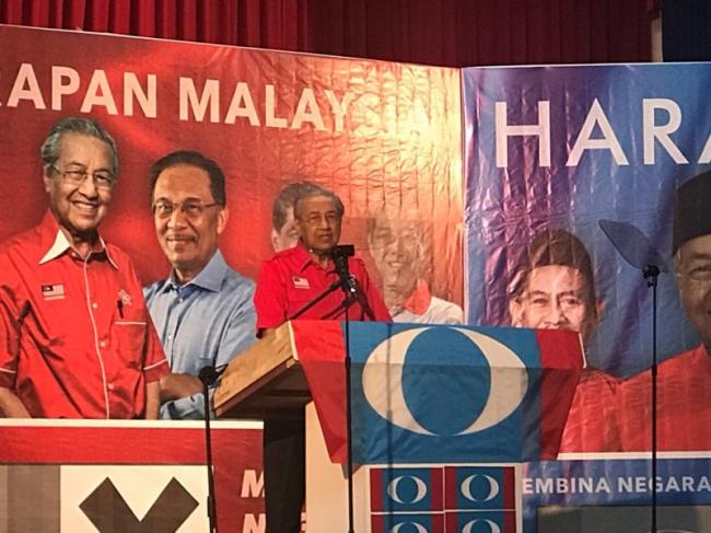 Malaysia: 92-year-old Mahathir Mohamad set to become world's oldest leader