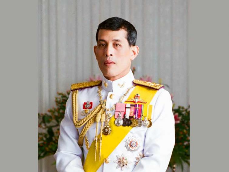 Thai King crowned in Grand Palace, becomes rightful head of state