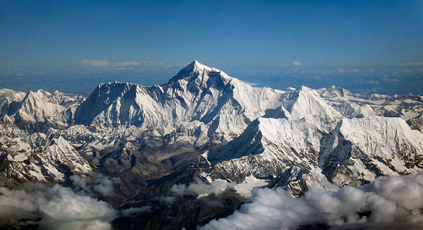 Nepal government launches inquiry against Indian Everest climbers