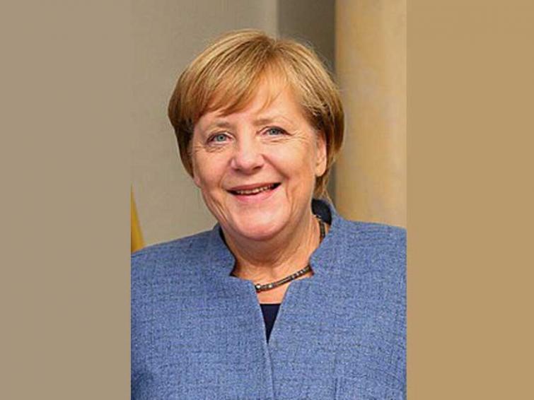 Merkel vows extra funding for struggling German Military