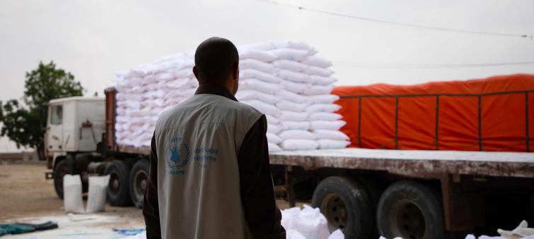 UN food agency begins â€˜last resortâ€™ partial withdrawal of aid to opposition-held Yemeni capital