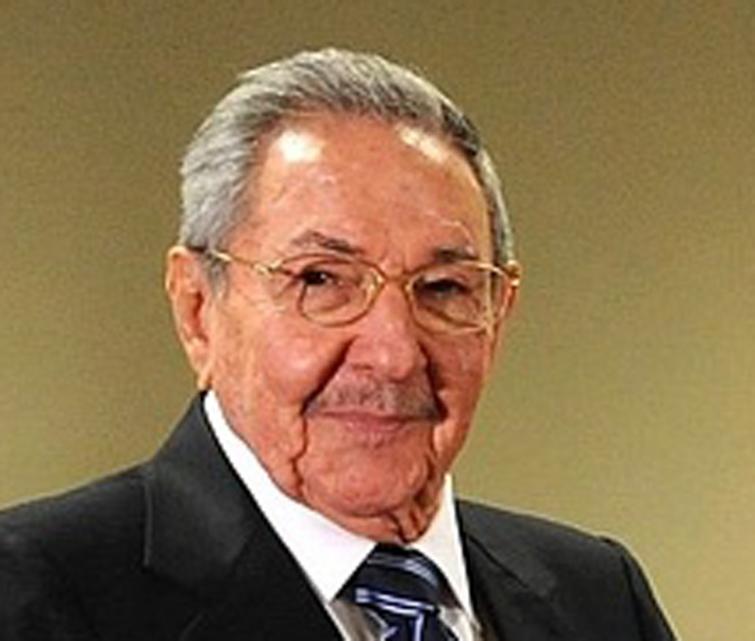Spanish King meets Raul Castro during royal visit to Cuba