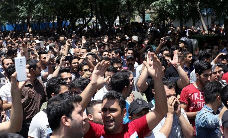 One killed in Southern Iran during protests against gasoline price hike: Reports