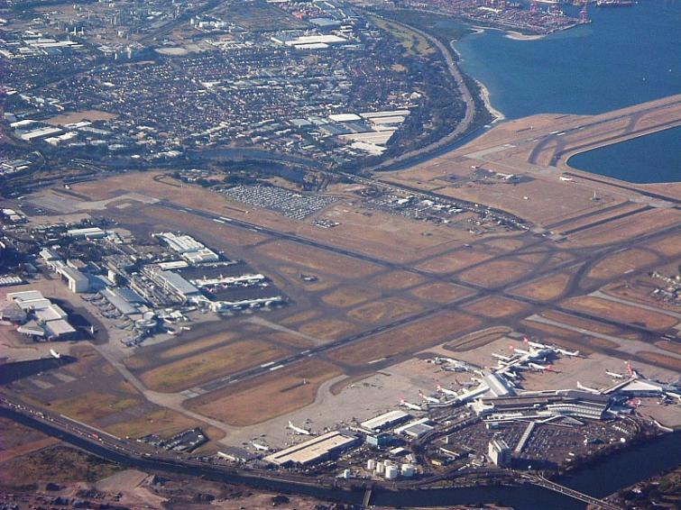 Planes grounded as Sydney Airport's traffic control tower evacuated: Airservices Australia
