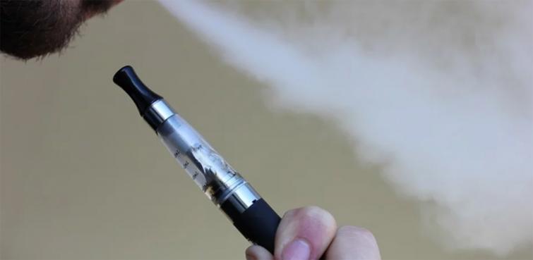 Trump proposes raising minimum age for purchasing E-cigarettes to 21 amid Vaping crisis