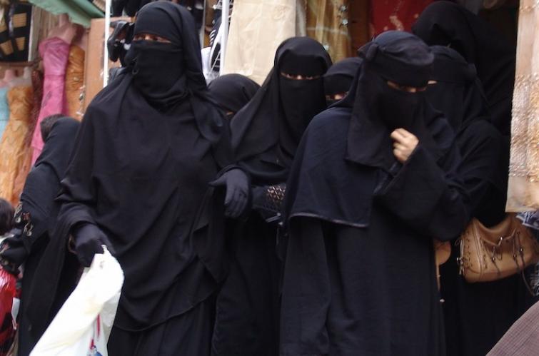 Sri Lanka blasts: Island nation bans burqa to ensure public safety