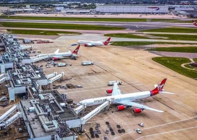 UK: Heathrow Airport stops departures for drone sighting