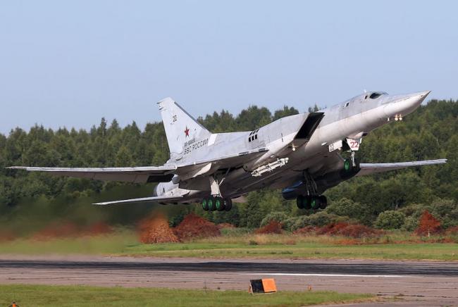 Russian bomber crashes during training flight, 3 die