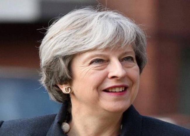 Brexit: Theresa May narrowly survives vote of no-confidence 