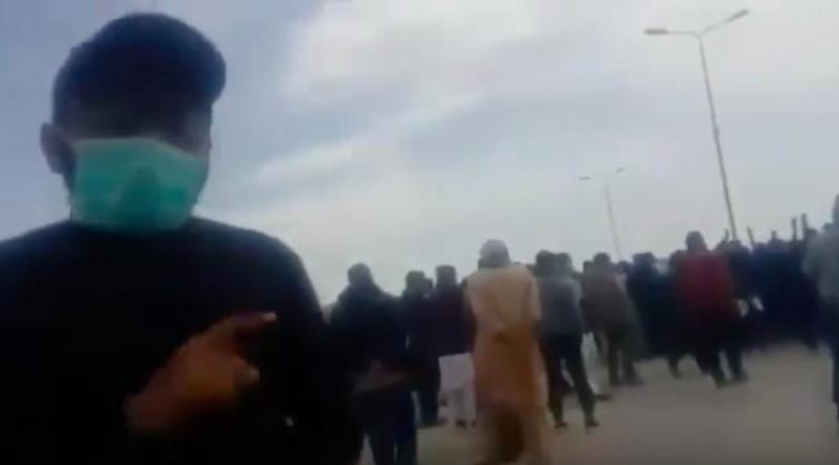 Pakistan Rangers fired to disperse own citizens returning from COVID19-hit Iran: Video