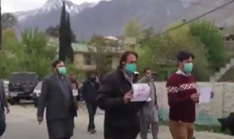 COVID-19 outbreak: Journalists protest against police torture in Gilgit