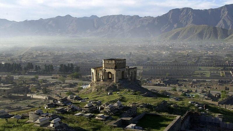 Afghan police arrest 5 drug smugglers, destroy 2 heroin labs