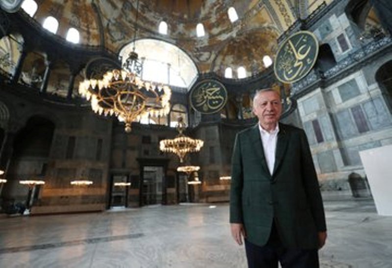 Erdogan Visits Hagia Sophia in Istanbul, Shares Photos Ahead of 1st Muslim Prayers