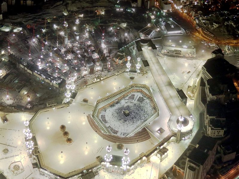 Saudi Arabia resumes prayers at Mecca's Grand Mosque after COVID-19 hiatus