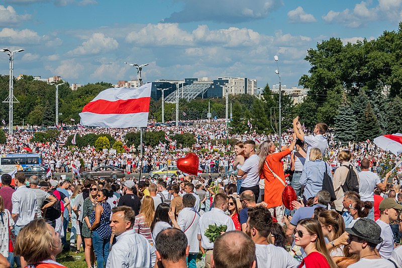 Belarus: Opposition holds mass rally in Minsk despite ban
