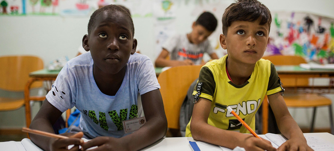 COVID-19: UN and partners work to ensure learning never stops for young refugees
